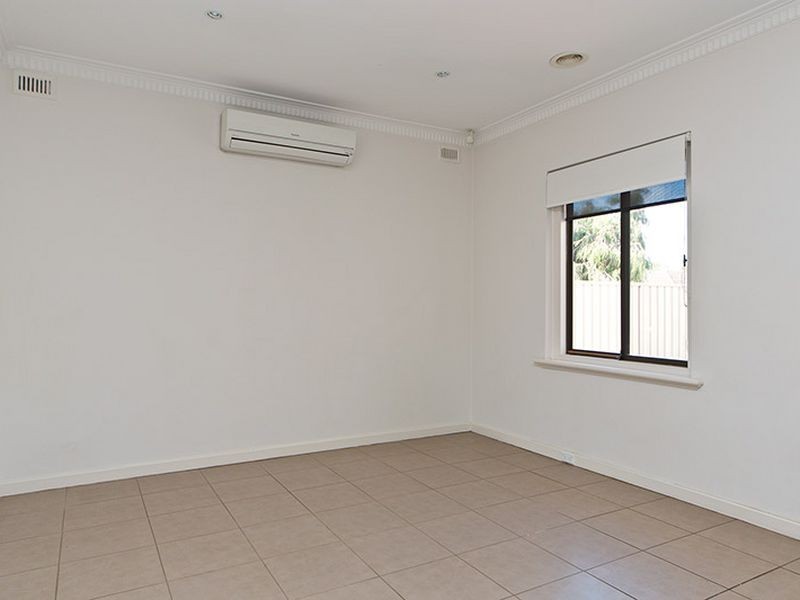 2 Nikola Rd, Largs North SA 5016