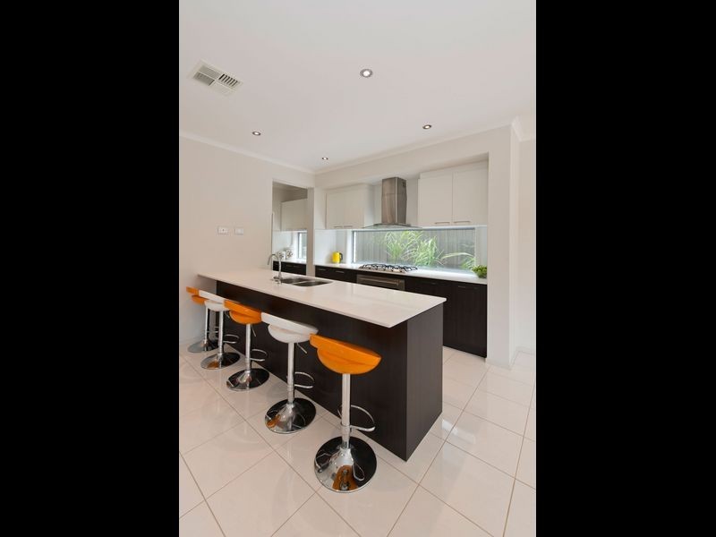 8 Furlong Drive, Woodville SA 5011