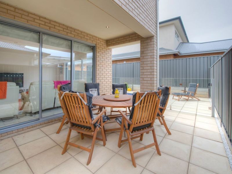 8 Furlong Drive, Woodville SA 5011