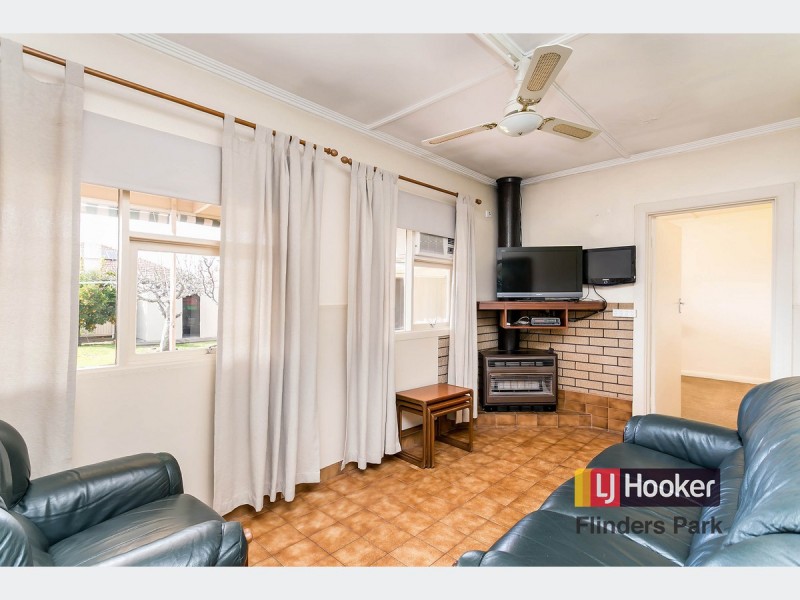 35 John Street, Flinders Park SA 5025