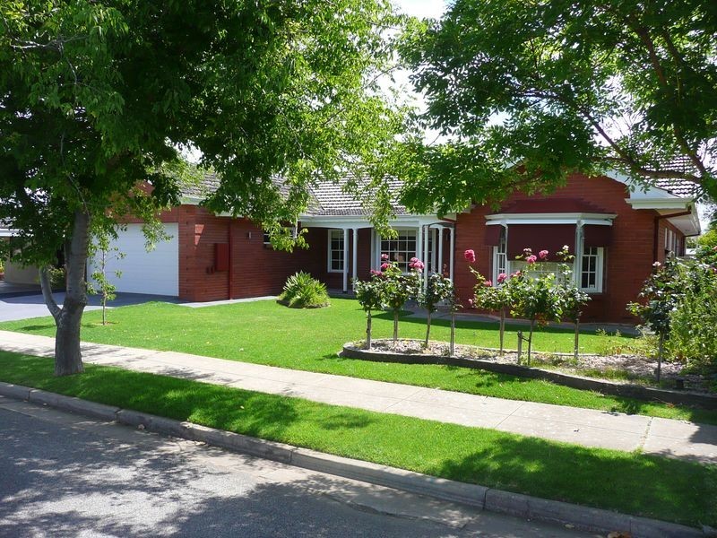 12 Broadmore Avenue, Fulham SA 5024