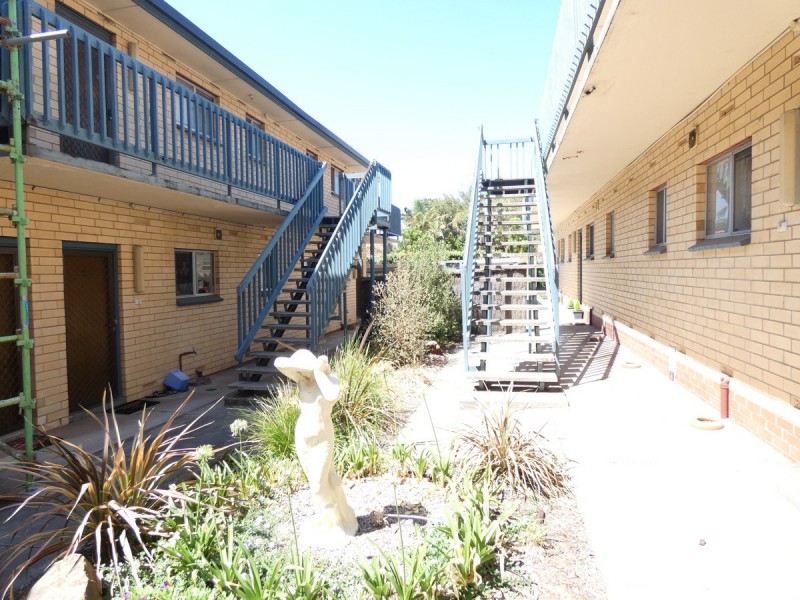 6/5a Henley Beach Road, Henley Beach South SA 5022