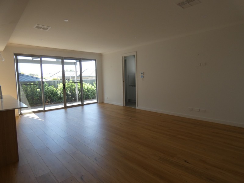 2E Thomas Street, Seacliff Park SA 5049