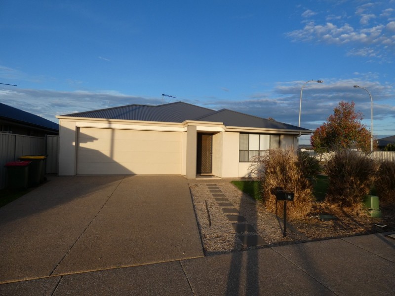 16 Central Boulevard, Munno Para West SA 5115
