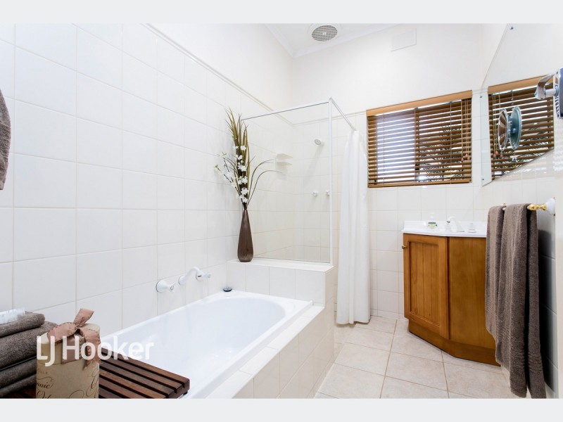 22 Mooringe Avenue, North Plympton SA 5037