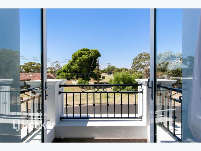 15B Fawnbrake Crescent, West Beach SA 5024