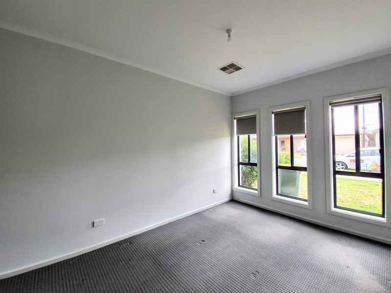 10 Minns Street West, Seaton SA 5023