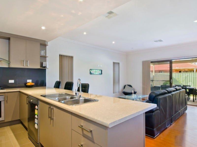 82 Tiparra Avenue, Park Holme SA 5043