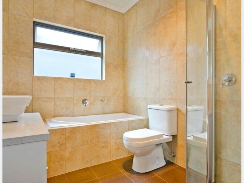 82 Tiparra Avenue, Park Holme SA 5043