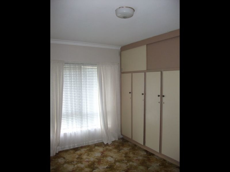 2 Suffolk Avenue, Fulham Gardens SA 5024