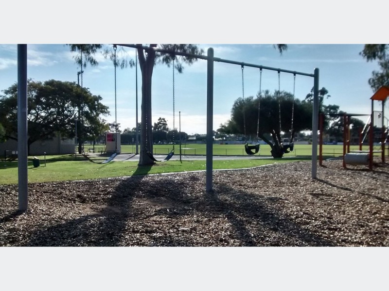 5 John Street, Flinders Park SA 5025