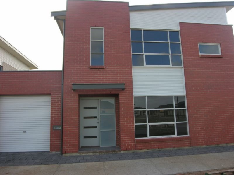 8 Waterton Lane, Mawson Lakes SA 5095