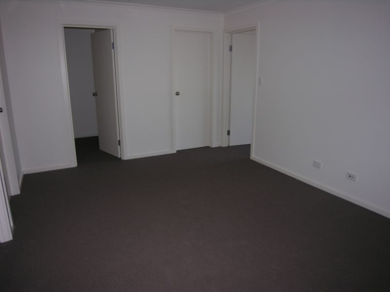 8 Waterton Lane, Mawson Lakes SA 5095