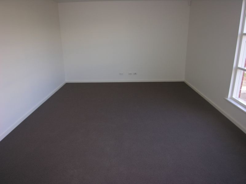 8 Waterton Lane, Mawson Lakes SA 5095