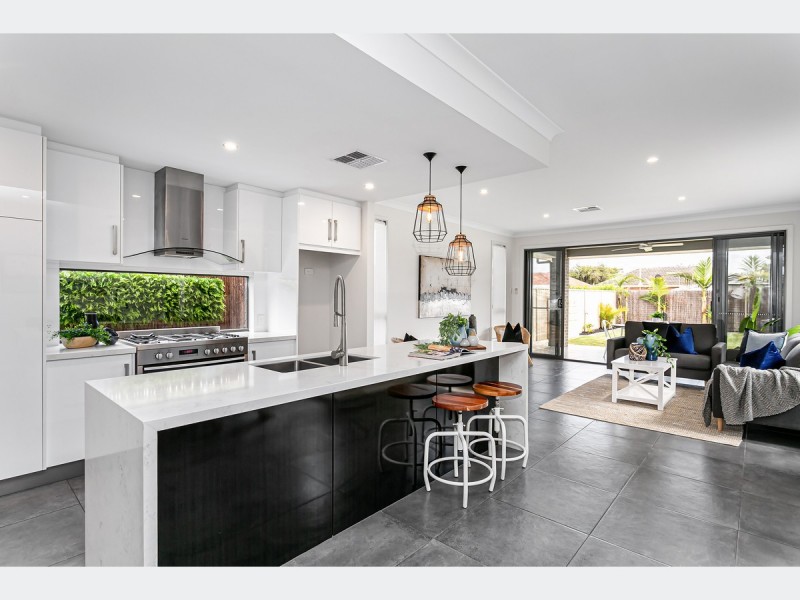 61 Dumfries Avenue, Seaton SA 5023