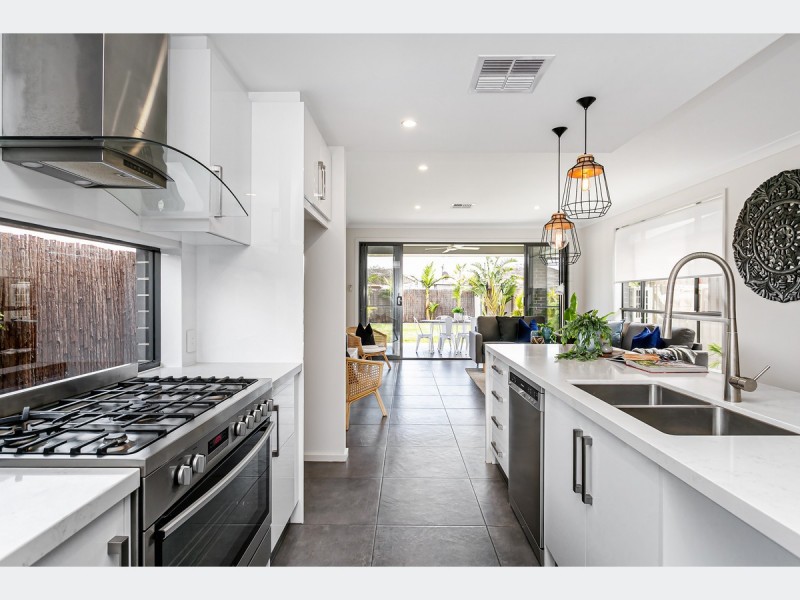 61 Dumfries Avenue, Seaton SA 5023