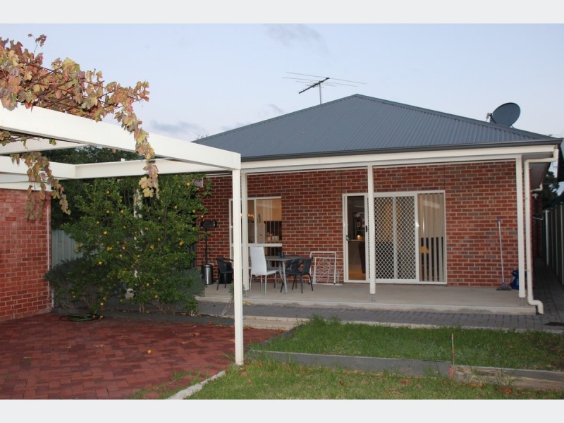 1A Fischer Street, Welland SA 5007