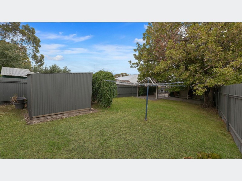 22 Farnham Road, Keswick SA 5035