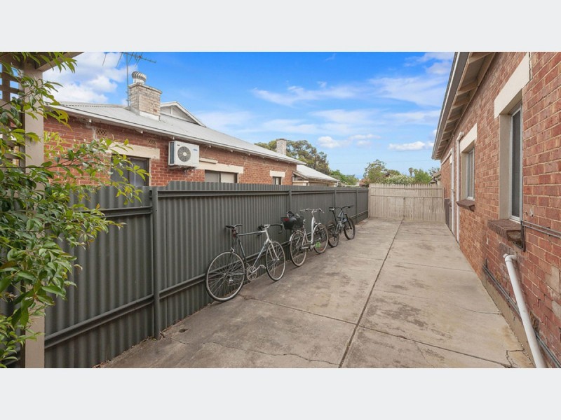 22 Farnham Road, Keswick SA 5035