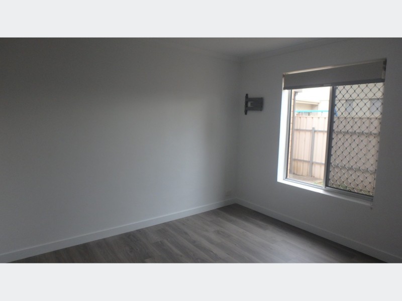 1/2 North Parade, Royal Park SA 5014