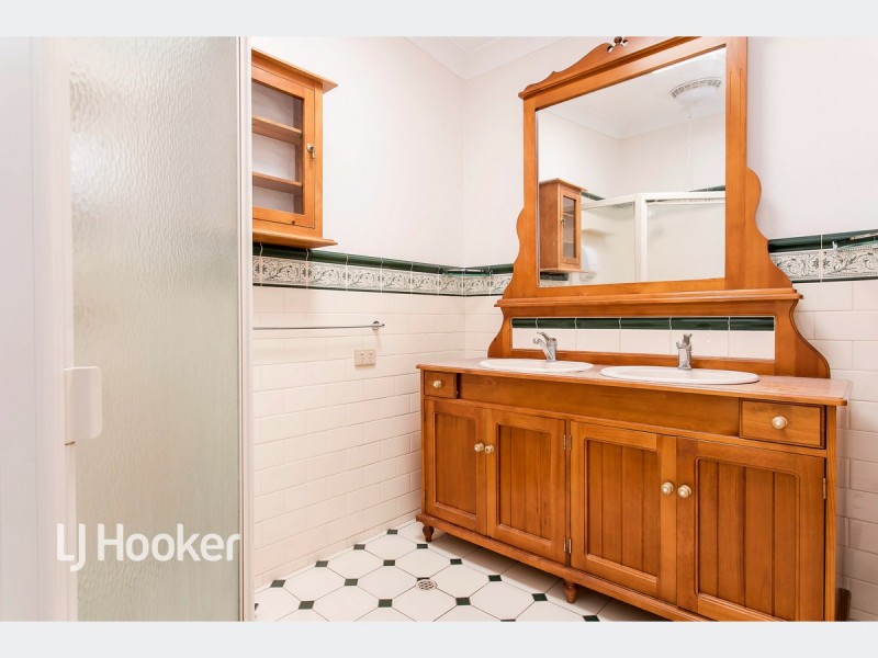 20 Abelia Avenue, Para Vista SA 5093