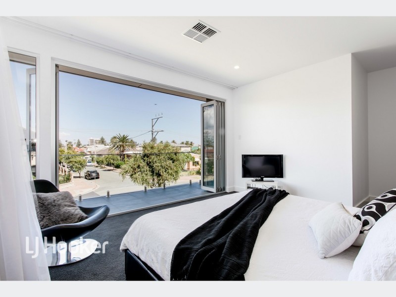 8 Newhaven Avenue, Glenelg North SA 5045