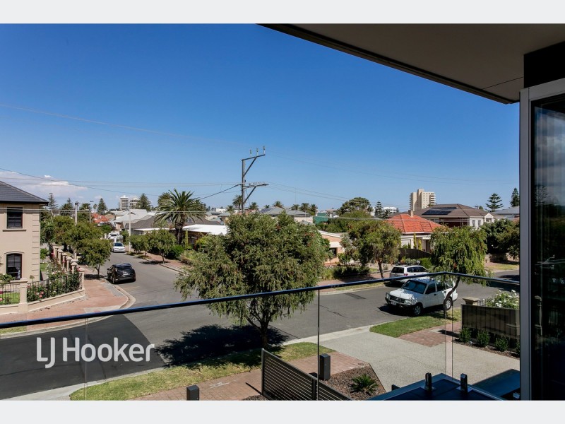 8 Newhaven Avenue, Glenelg North SA 5045