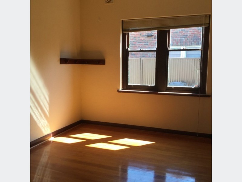 5 Headdey Court, Woodville South SA 5011