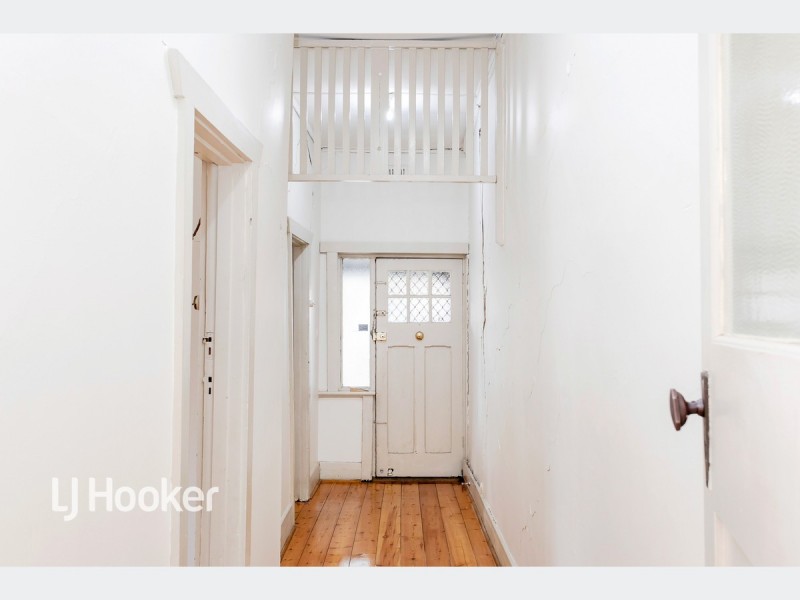 14 Farnham Road, Keswick SA 5035