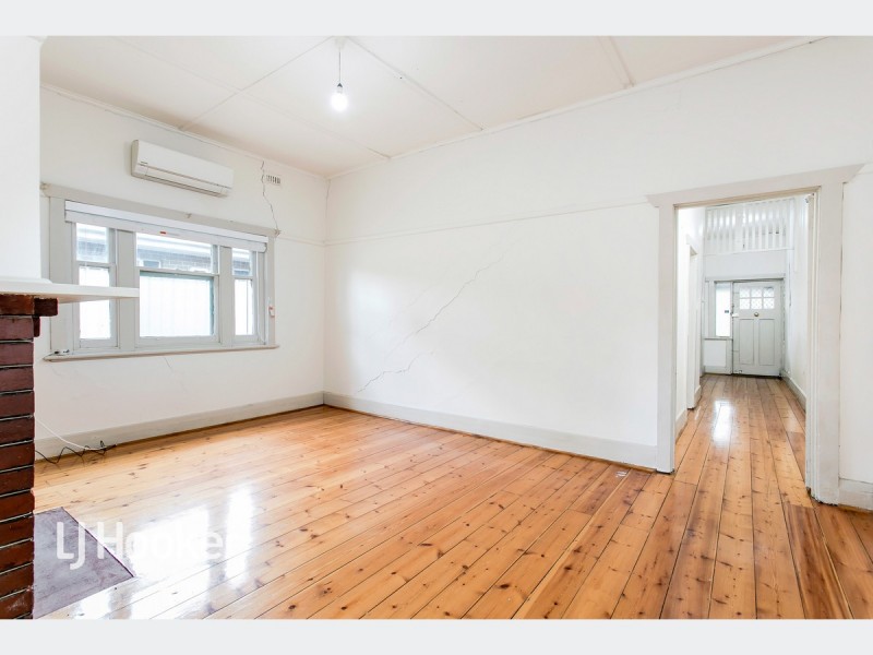 14 Farnham Road, Keswick SA 5035