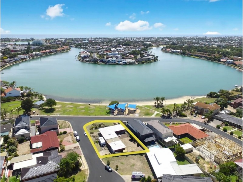 13 Tiranna Way, West Lakes SA 5021