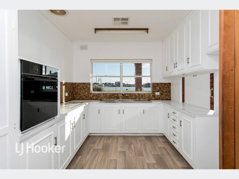 13 Tiranna Way, West Lakes SA 5021