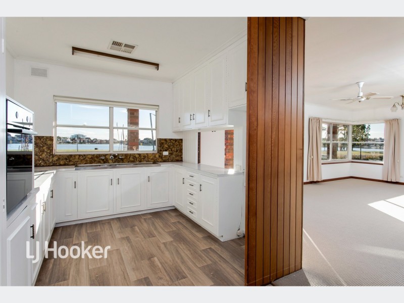 13 Tiranna Way, West Lakes SA 5021