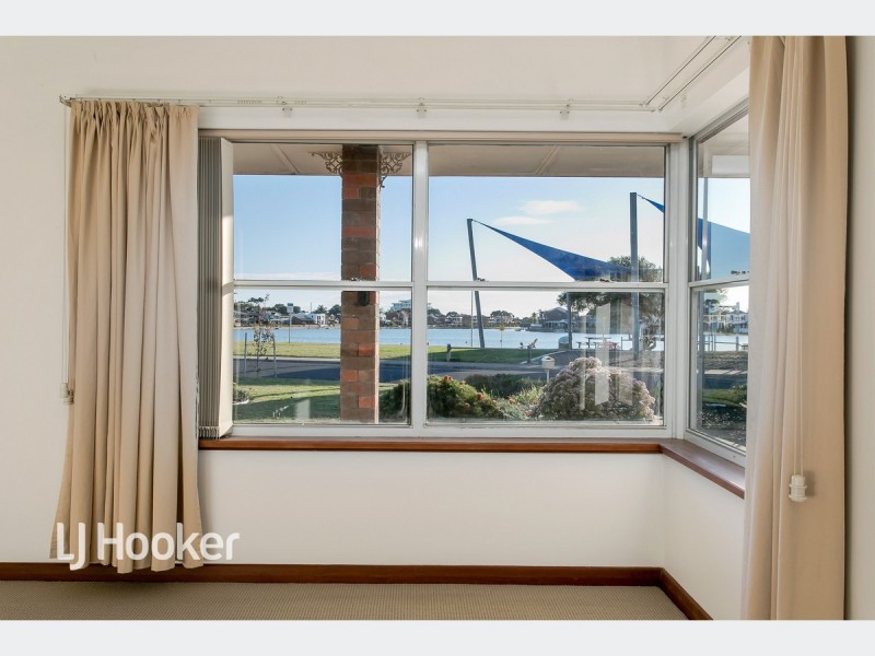 13 Tiranna Way, West Lakes SA 5021