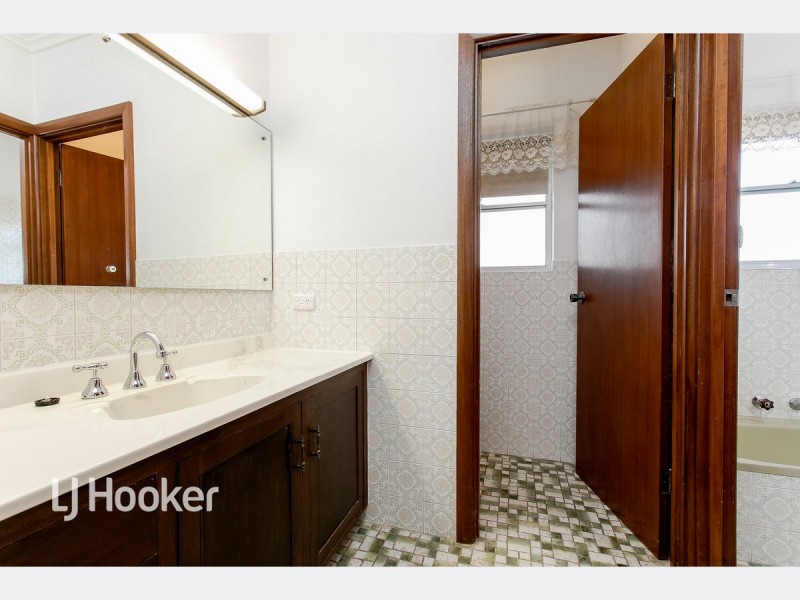 13 Tiranna Way, West Lakes SA 5021