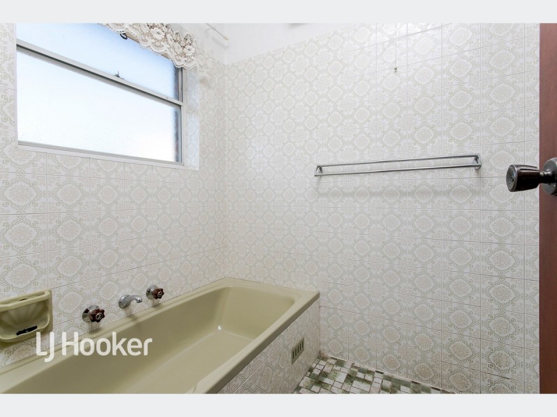 13 Tiranna Way, West Lakes SA 5021