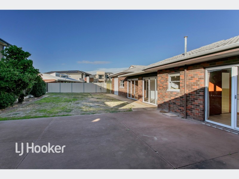 13 Tiranna Way, West Lakes SA 5021