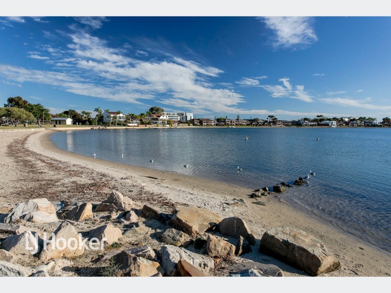 13 Tiranna Way, West Lakes SA 5021