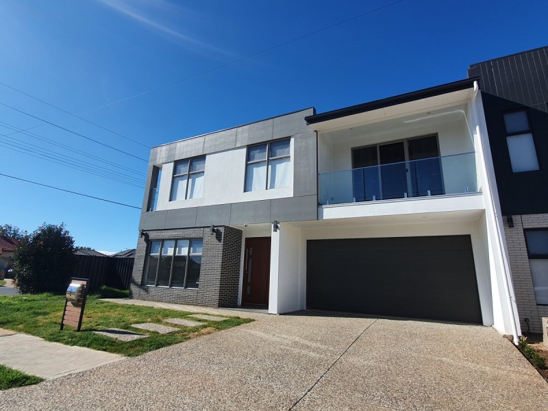 1 Westall Avenue, Flinders Park SA 5025