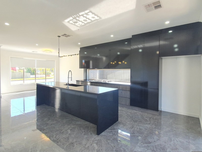 1 Westall Avenue, Flinders Park SA 5025