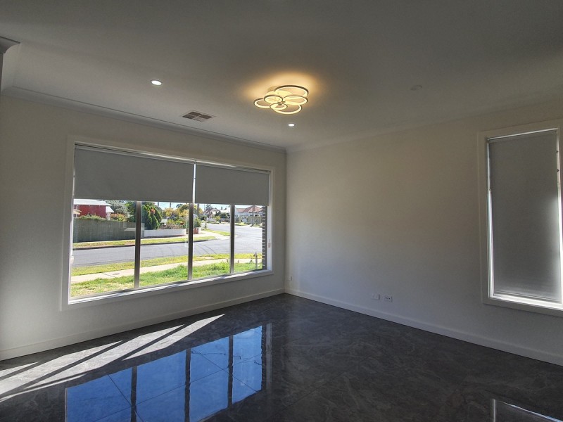 1 Westall Avenue, Flinders Park SA 5025