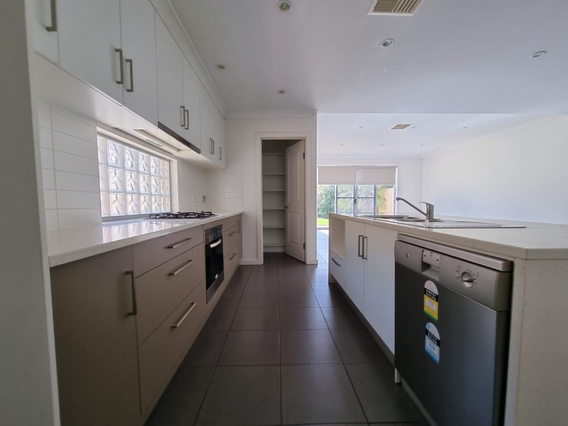 5 Shackleton Place, Flinders Park SA 5025