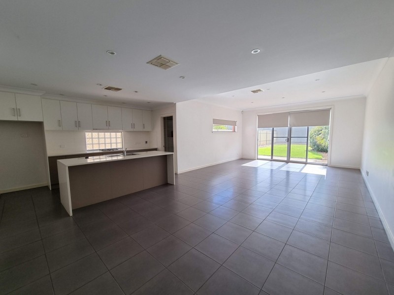 5 Shackleton Place, Flinders Park SA 5025