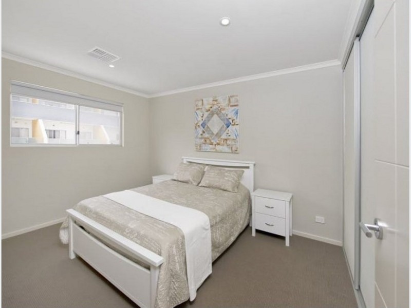 5/110-112 The Strand, Mawson Lakes SA 5095