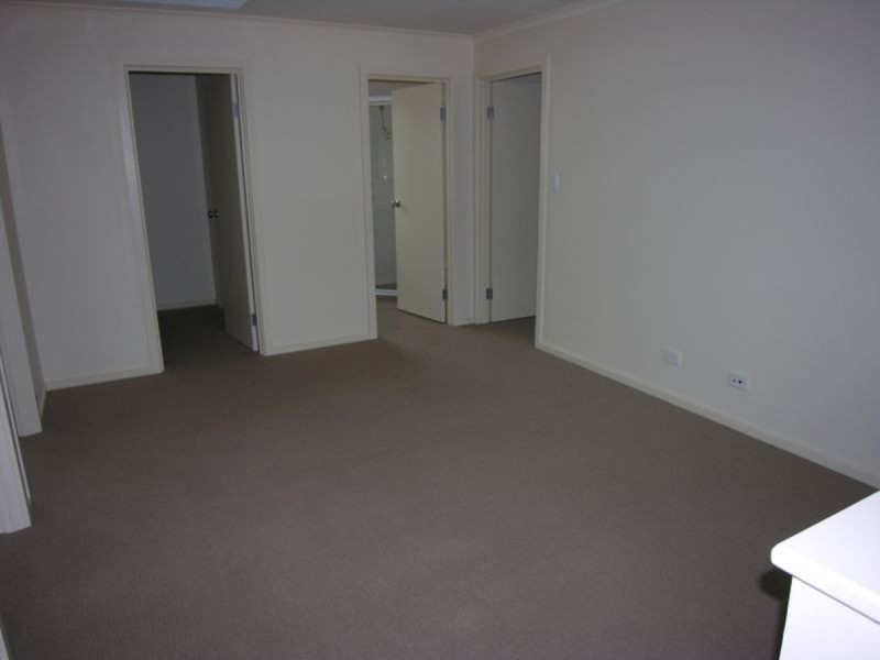 4 Waterton Lane, Mawson Lakes SA 5095