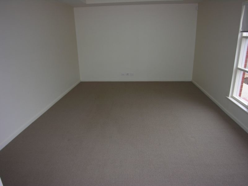 4 Waterton Lane, Mawson Lakes SA 5095