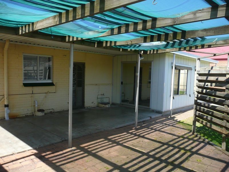 8 Hadley Street, Fulham SA 5024