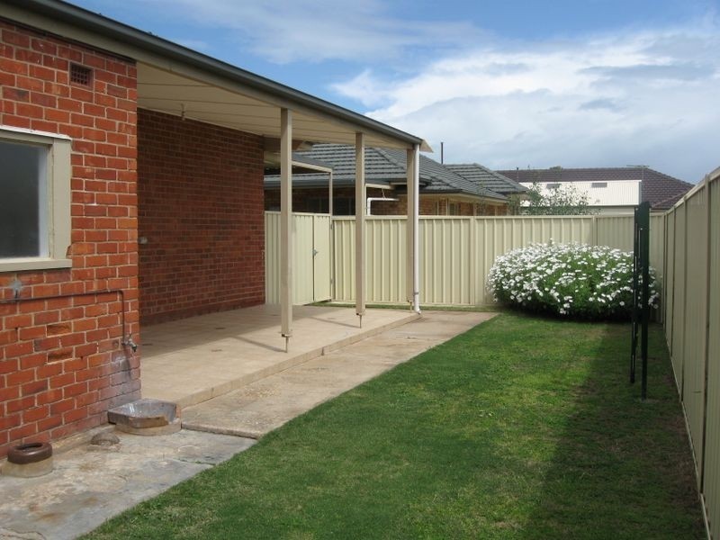 8 Cleve Street, Mansfield Park SA 5012
