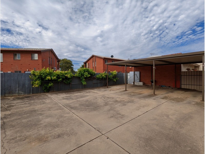 1/2 North Parade, Royal Park SA 5014