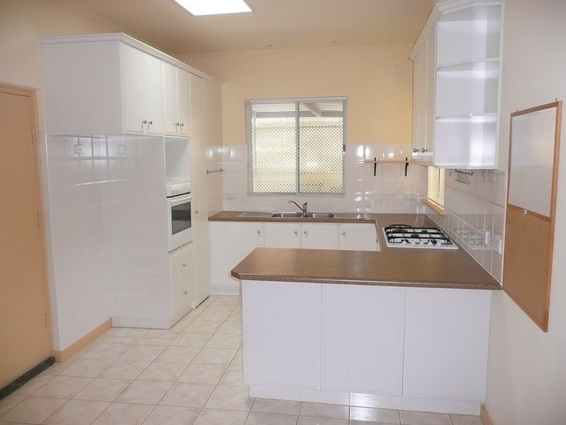 9 Yalpara Avenue, Seaton SA 5023